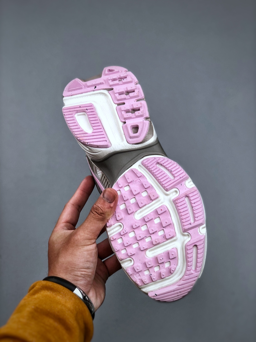 Nike V2K Runtekk Women's Running Shoes - Cushioned, Retro Style, All-Day Comfort 9 cmp i1745874678021 2400 0 7