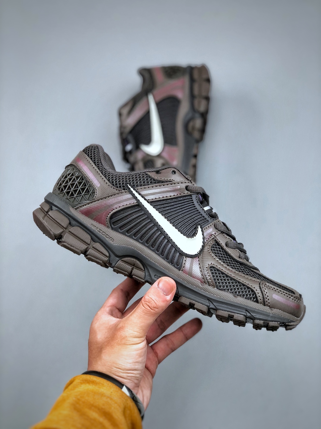 Nike ZOOM Vomero 5 SP Retro Running Shoes - Breathable Mesh Sneakers 5 cmp i1745874721680 9084 0 3