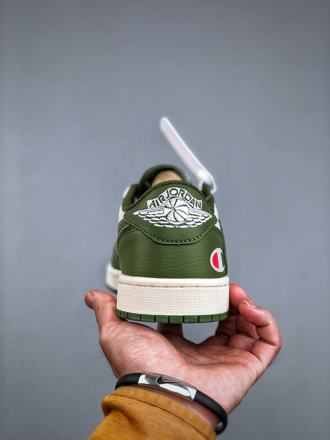 Travis Scott x Nike Air Jordan 1 Low Champion Green Sneakers 8 cmp i1745876078666 1940 0 6