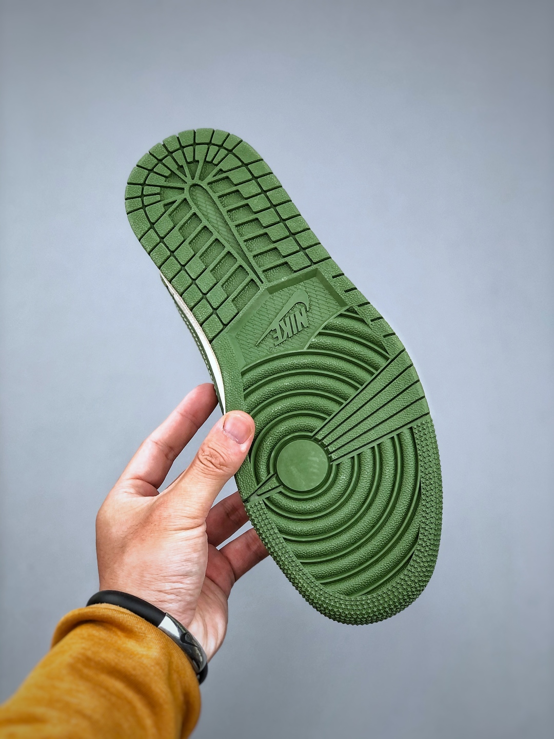Travis Scott x Nike Air Jordan 1 Low Champion Green Sneakers 9 cmp i1745876078666 7930 0 7