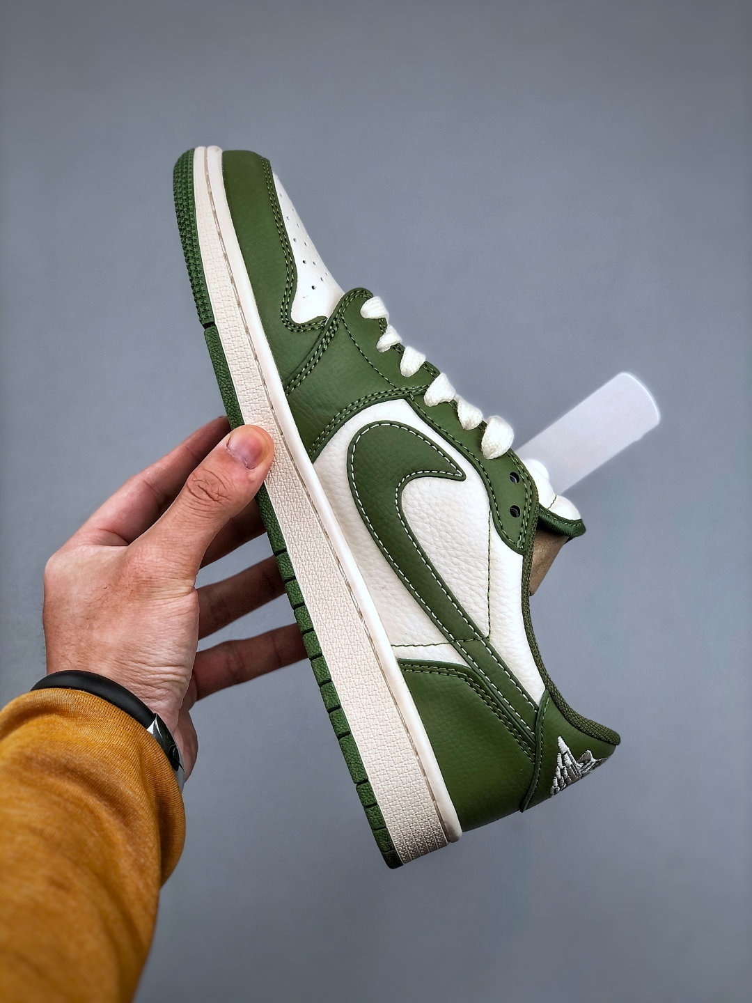 Travis Scott x Nike Air Jordan 1 Low Champion Green Sneakers 3 cmp i1745876084523 3691 0 1