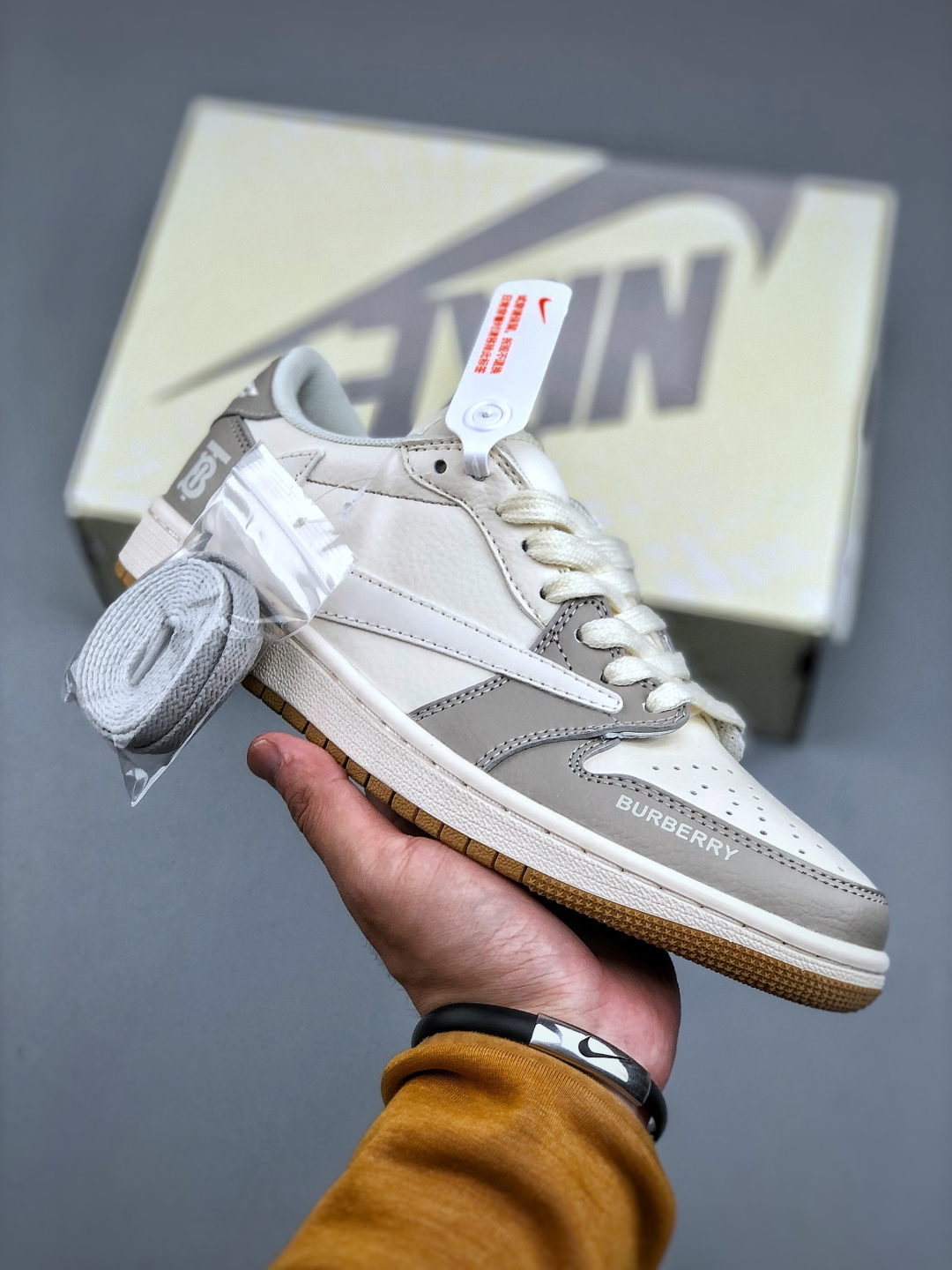 Travis Scott x Nike Air Jordan 1 Low x Burberry  Air Jordan 1 Low