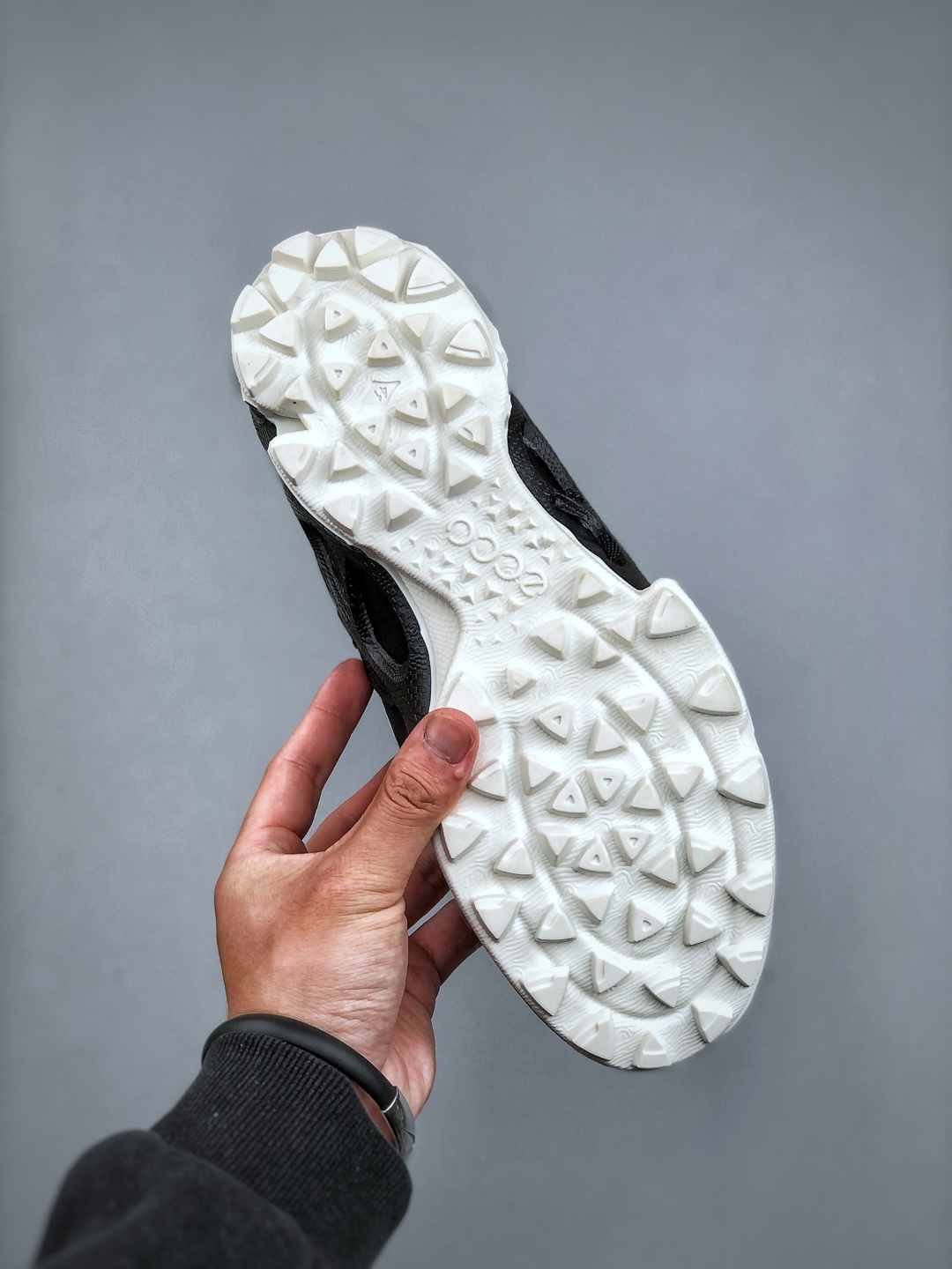 Ecco爱步皮条带网 透气 经典和现代工艺品质融合