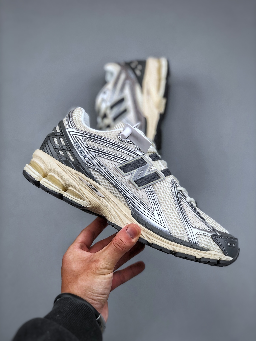 New Balance 1906RFS Retro Sneakers Classic Archival Design and Modern Tech 5 cmp i1745960828467 1934 0 3