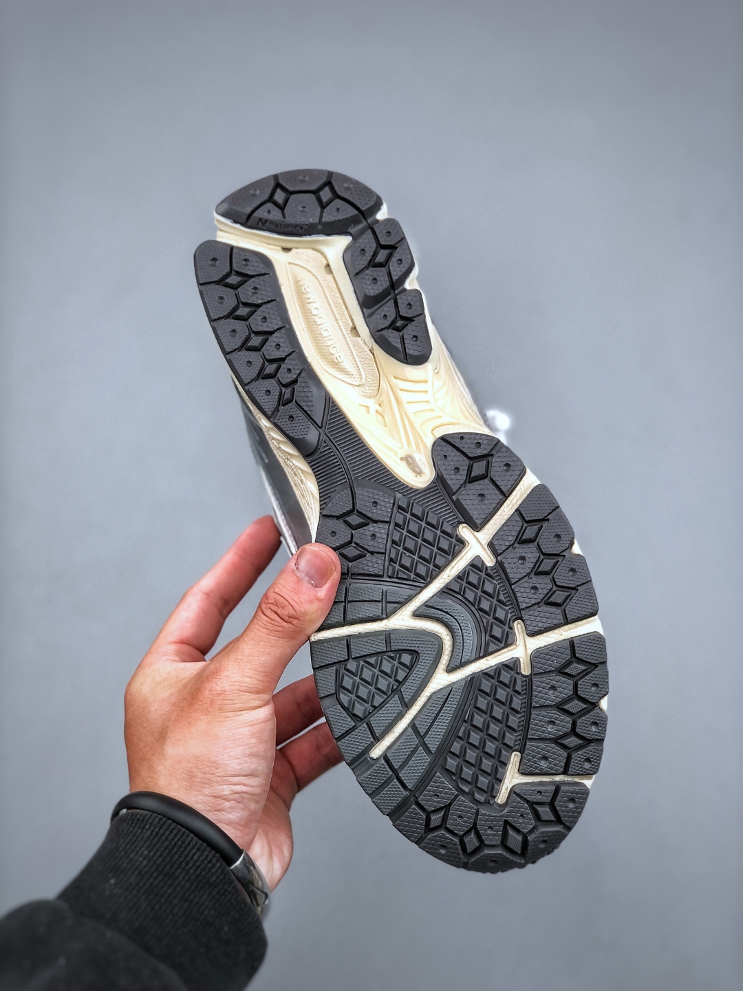 New Balance 1906RFS Retro Sneakers Classic Archival Design and Modern Tech 9 cmp i1745960830279 8533 0 7