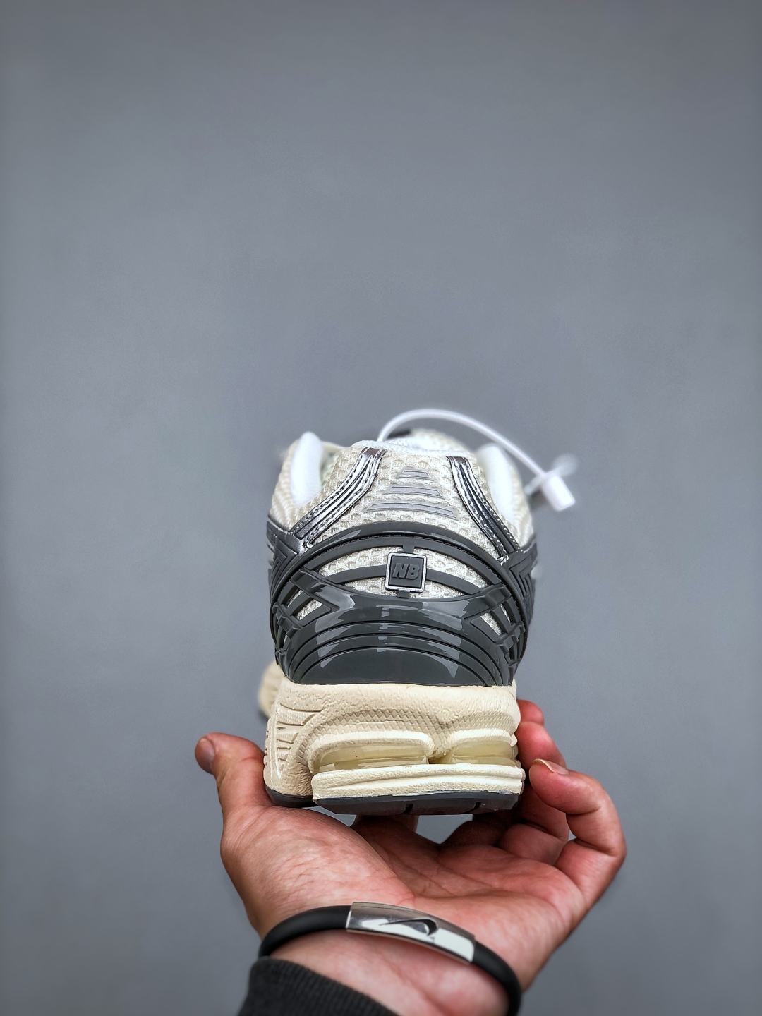 New Balance 1906RFS Retro Sneakers Classic Archival Design and Modern Tech 8 cmp i1745960830295 2112 0 6