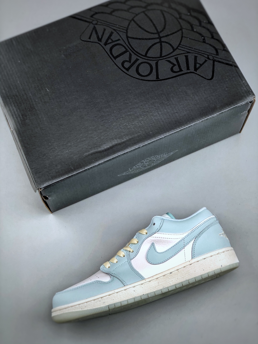 Air Jordan 1 Low 'Ice Blue' Premium Leather Casual Sneakers HJ5999-400 4 cmp i1745960969570 8161 0 1