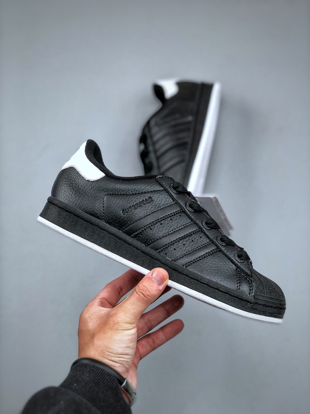 Adidas Originals Superstar 2 Low-Top Sneaker - JR0029 - Comfortable & Durable 5 cmp i1745961228655 6823 0 3