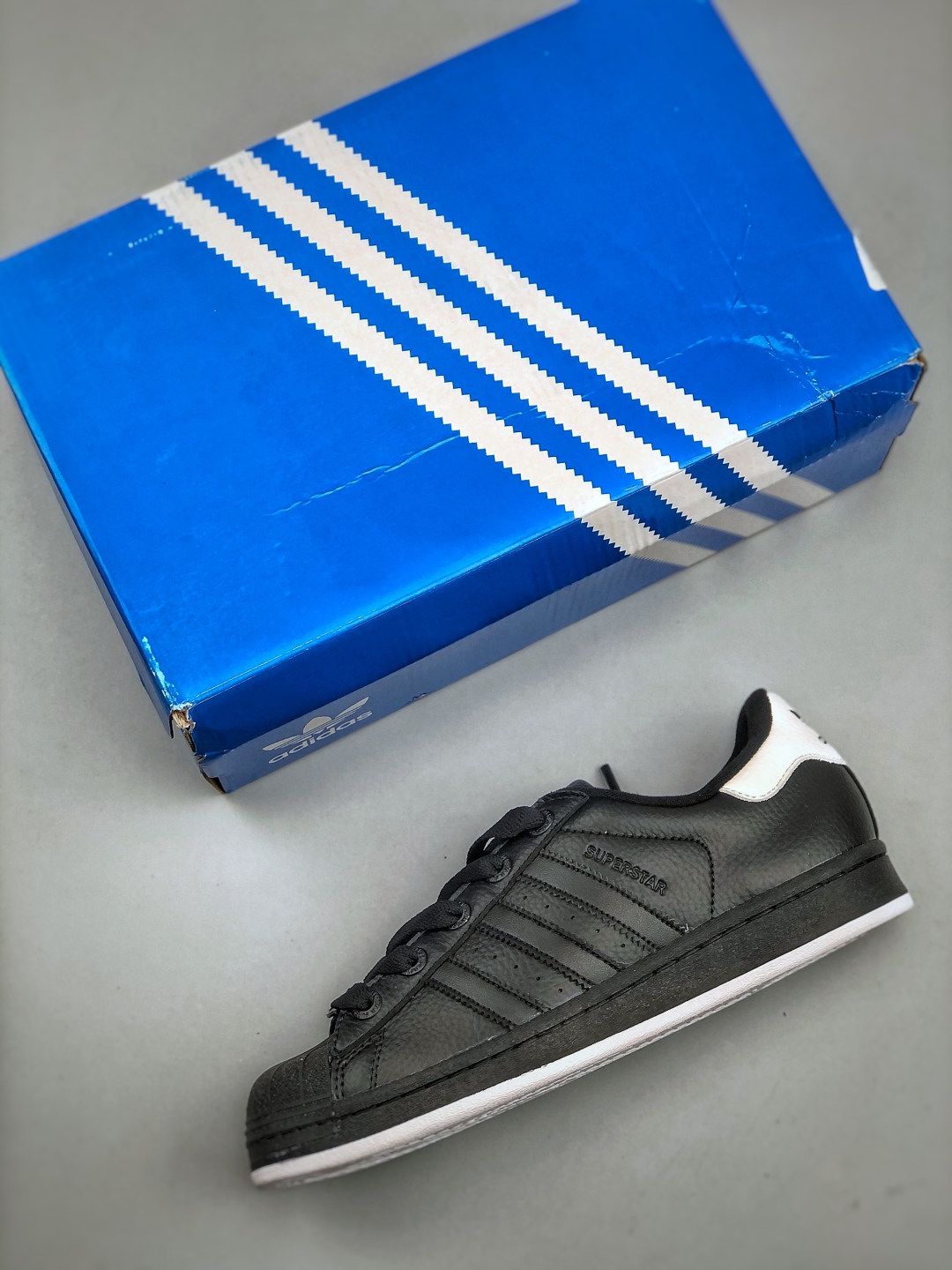Adidas Originals Superstar 2 Low-Top Sneaker - JR0029 - Comfortable & Durable 4 cmp i1745961228662 2153 0 2