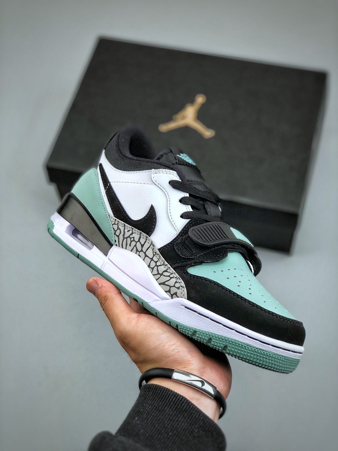 Nike Air Jordan Legacy 312 Low Leather White Black Green 2 cmp i1745961728149 1494 0 0