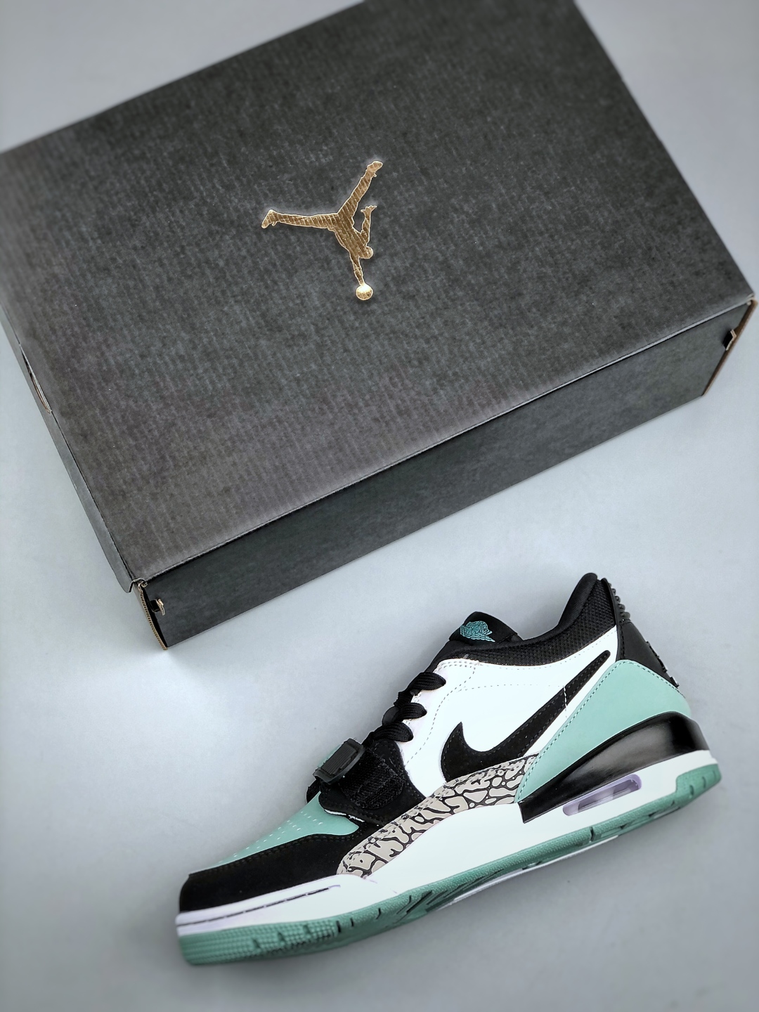 Nike Air Jordan Legacy 312 Low Leather White Black Green 4 cmp i1745961728163 5684 0 2