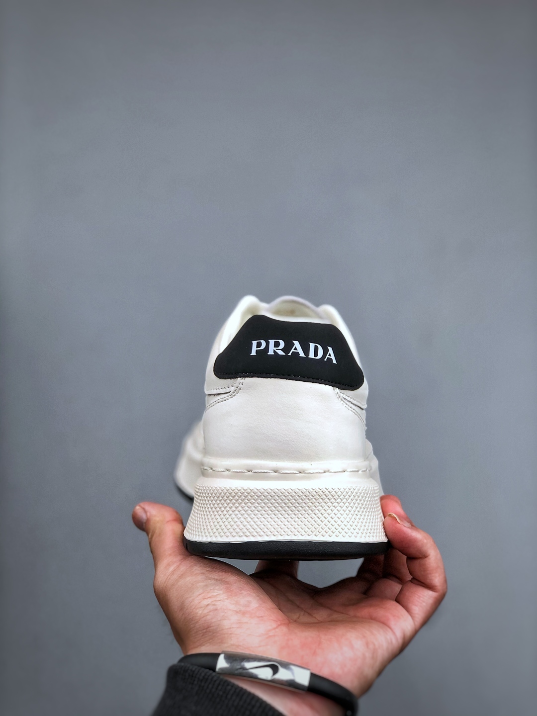 420 新货PRADA普拉达小白鞋厚底徽标系带运动休闲男鞋系列