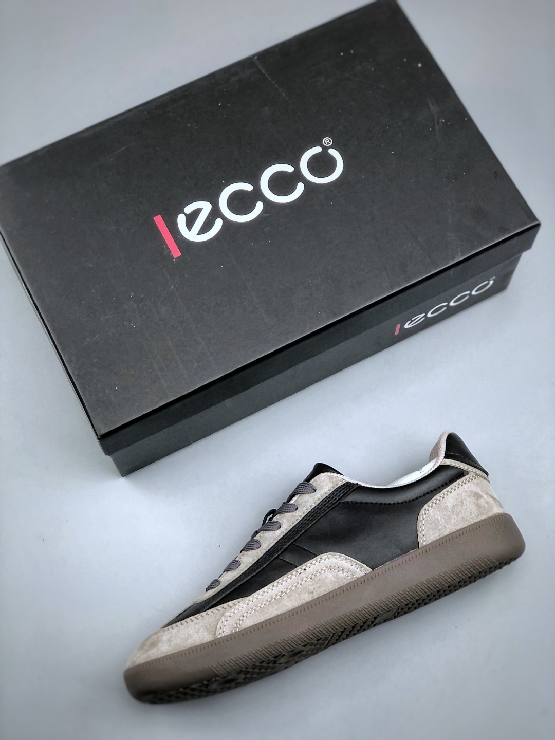 230 ECCO爱步舒适休闲板鞋男 夏季时尚拼接德训鞋