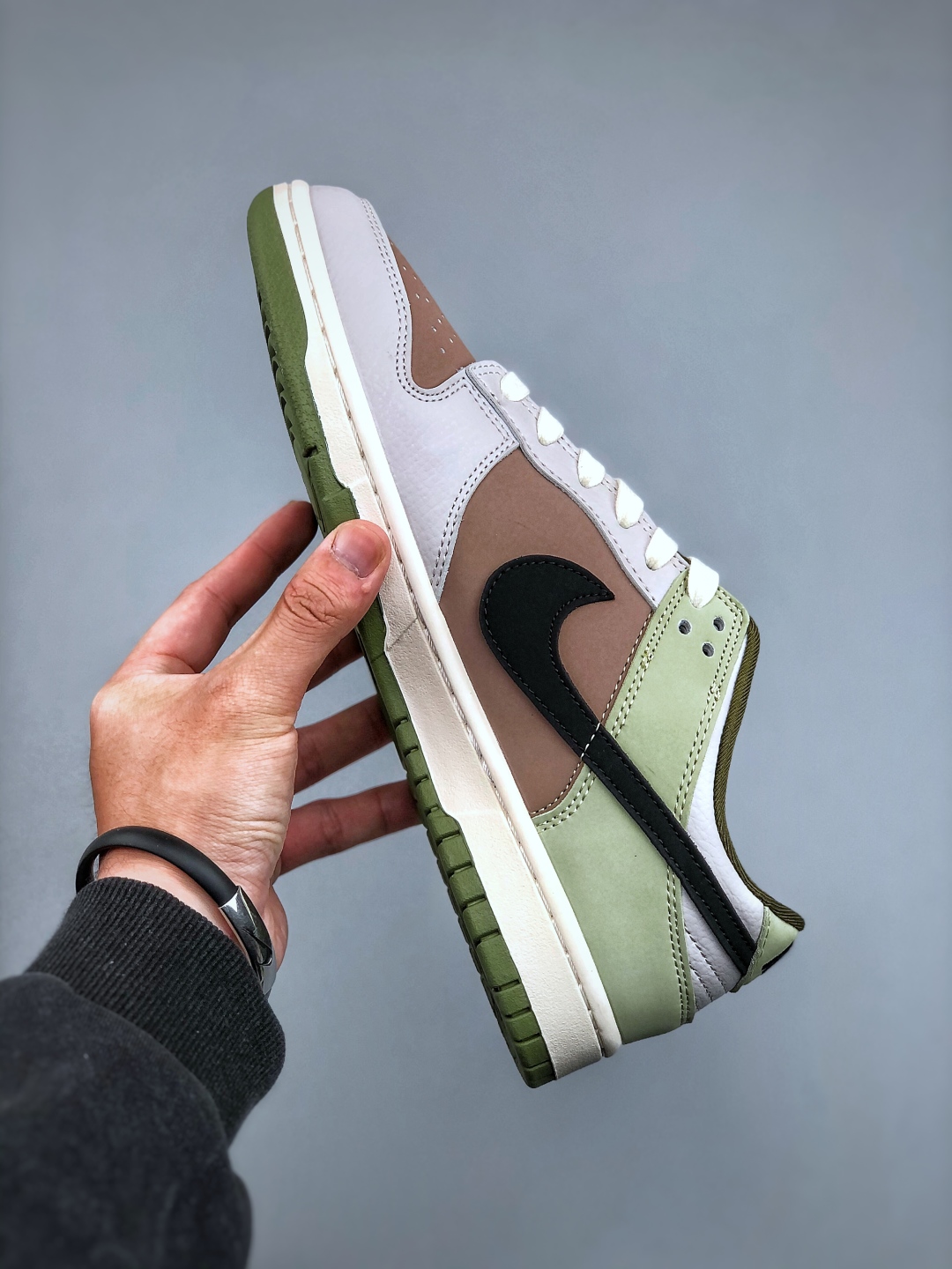 Nike SB Dunk Low x The North Face Sneakers - Grey, Brown & Black 3 cmp i1745962221931 336 0 1