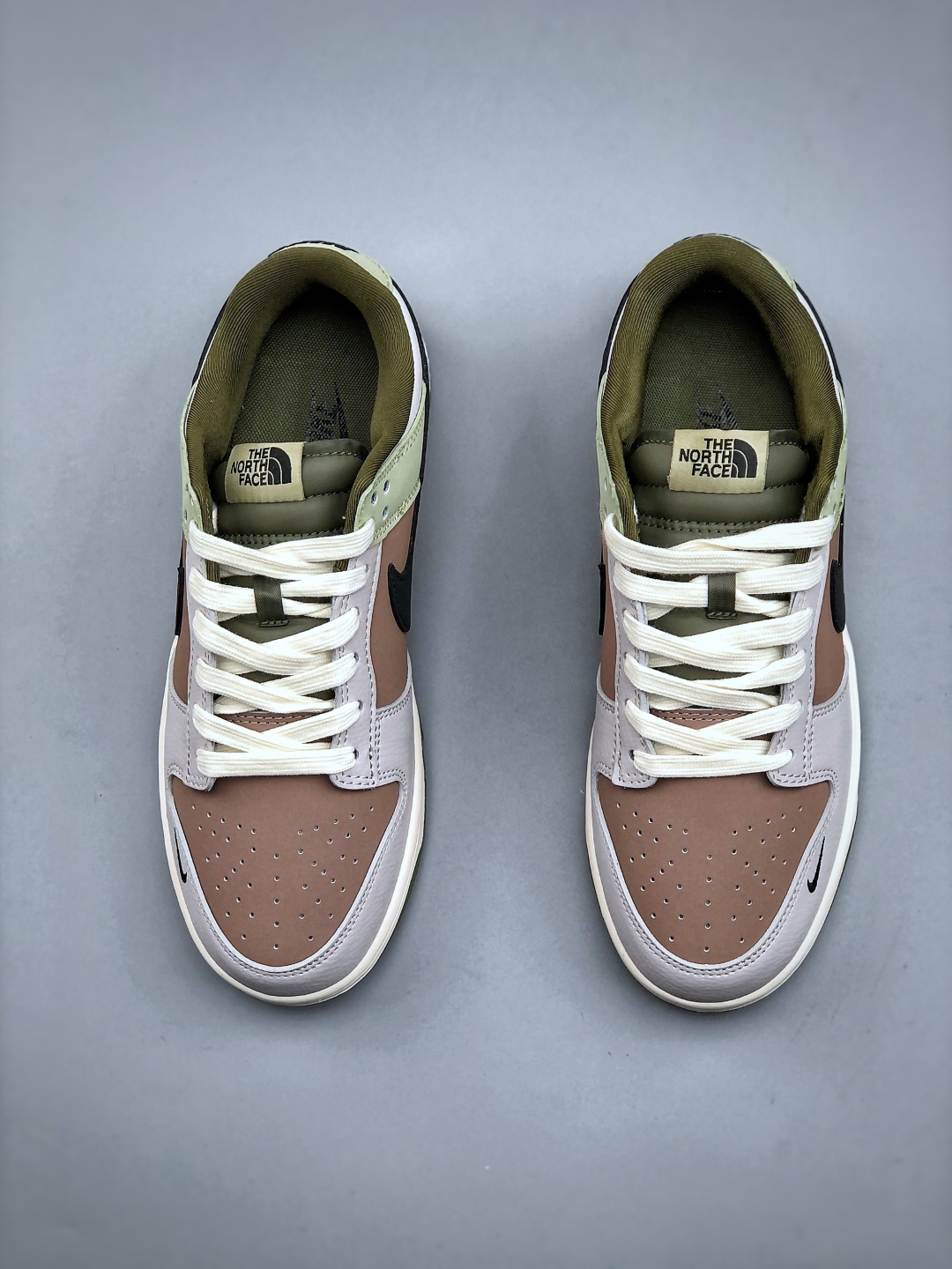 Nike SB Dunk Low x The North Face Sneakers - Grey, Brown & Black 6 cmp i1745962223558 6261 0 4
