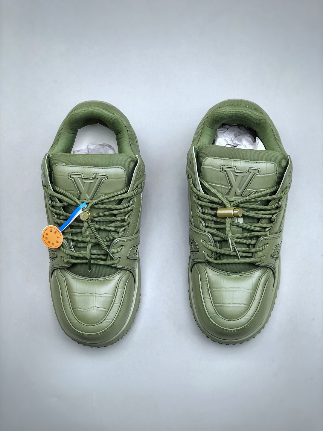 420 LV-路易-威登trainer 2025走秀小牛皮拼接侧边饰有品牌LOGO标志