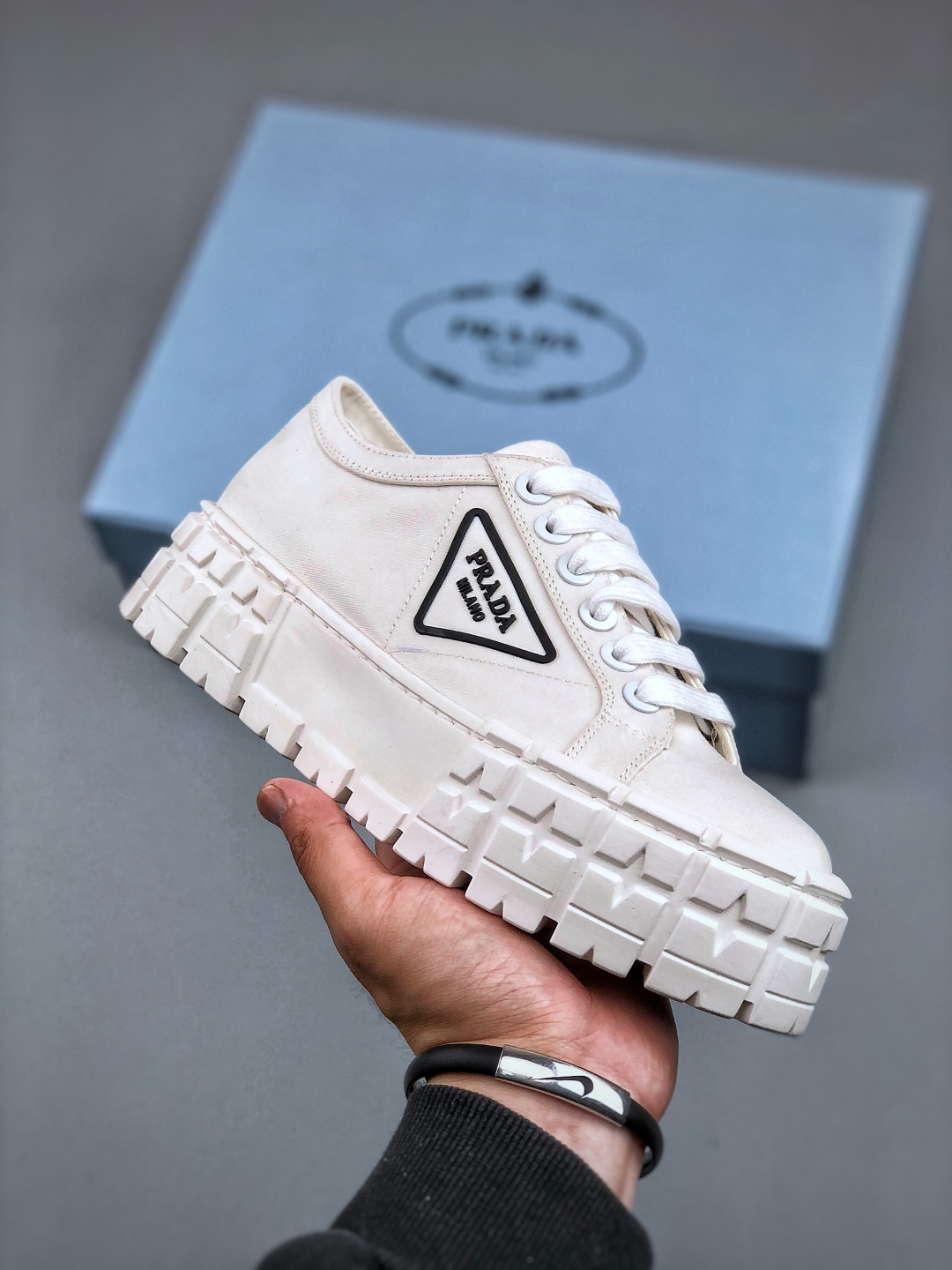 380 普拉达PRADA 2025新款厚底水洗帆布鞋内里羊皮 最新厚底时尚走秀单鞋