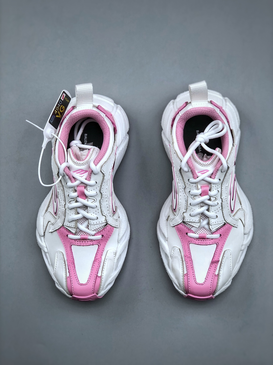 Balenciaga Monday Sneakers: Avant-Garde Design, Comfortable, and Stylish 6 cmp i1746156003950 9937 0 4