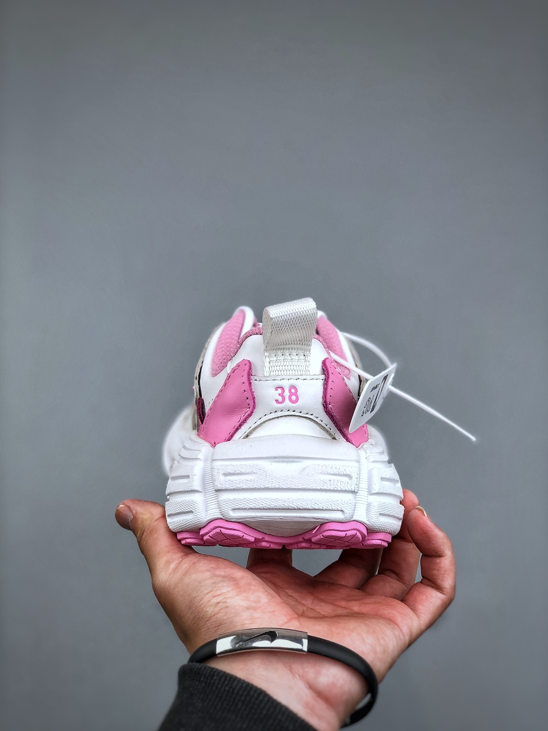 Balenciaga Monday Sneakers: Avant-Garde Design, Comfortable, and Stylish 8 cmp i1746156003952 9170 0 6