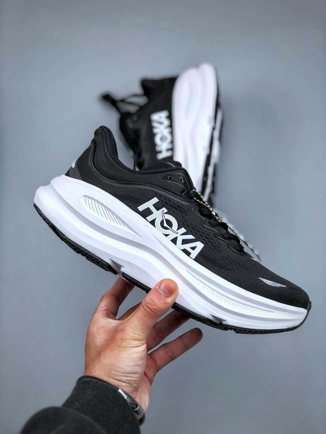 Hoka One One Bondi 9 Wide: Comfortable, Cushioned Running Shoes for Women 5 cmp i1746156045809 4709 0 3