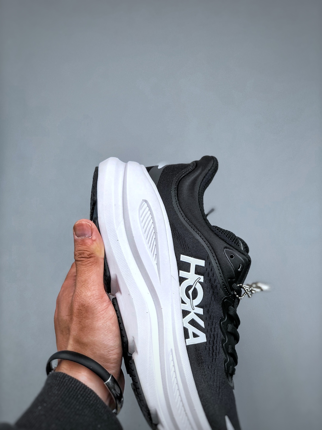 Hoka One One Bondi 9 Wide: Comfortable, Cushioned Running Shoes for Women 7 cmp i1746156050561 5590 0 5