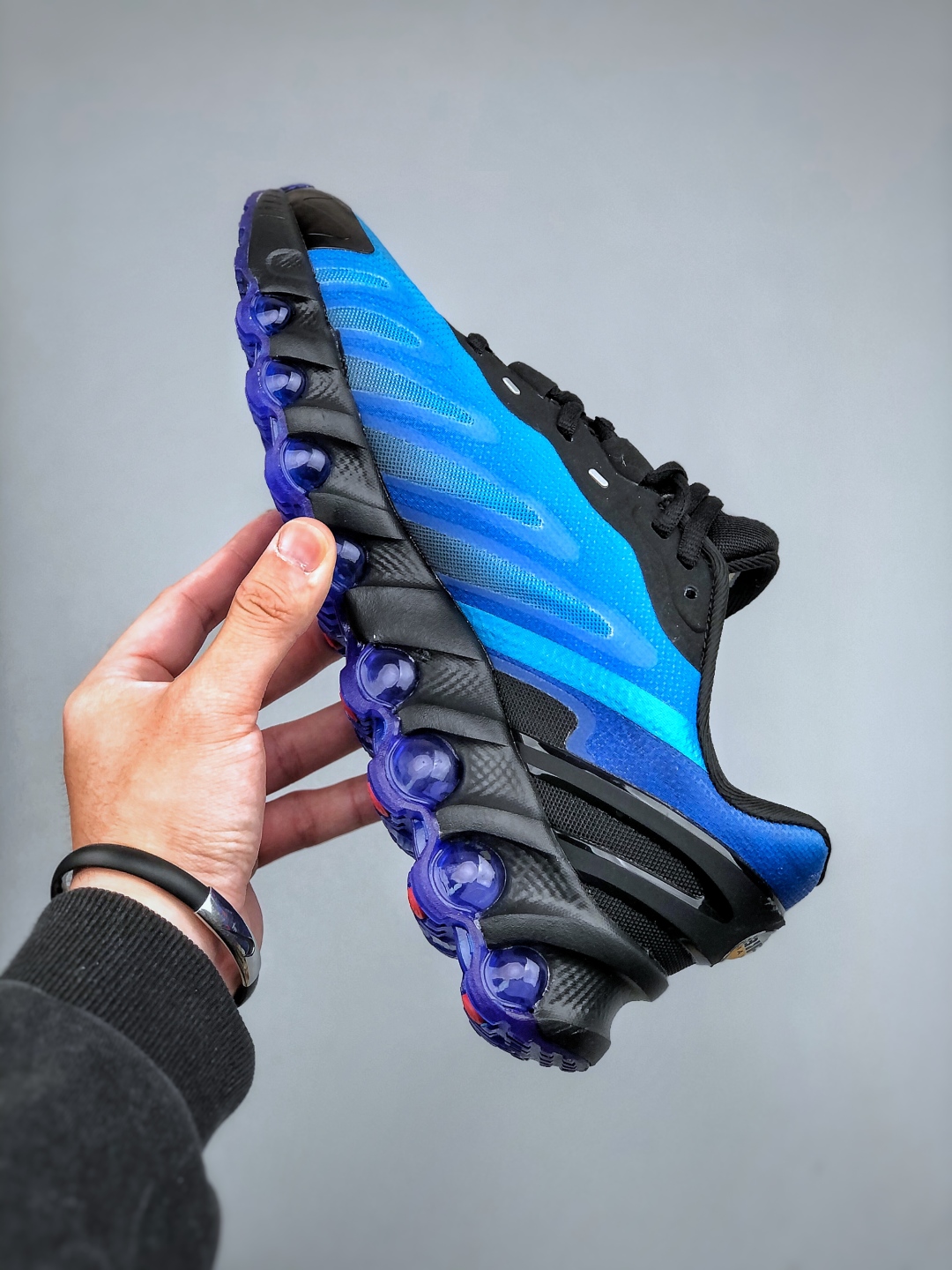Nike Air Max DN8: Dynamic Air Cushioning for All-Day Comfort(FQ7860 500) 3 cmp i1746156217489 97 0 1