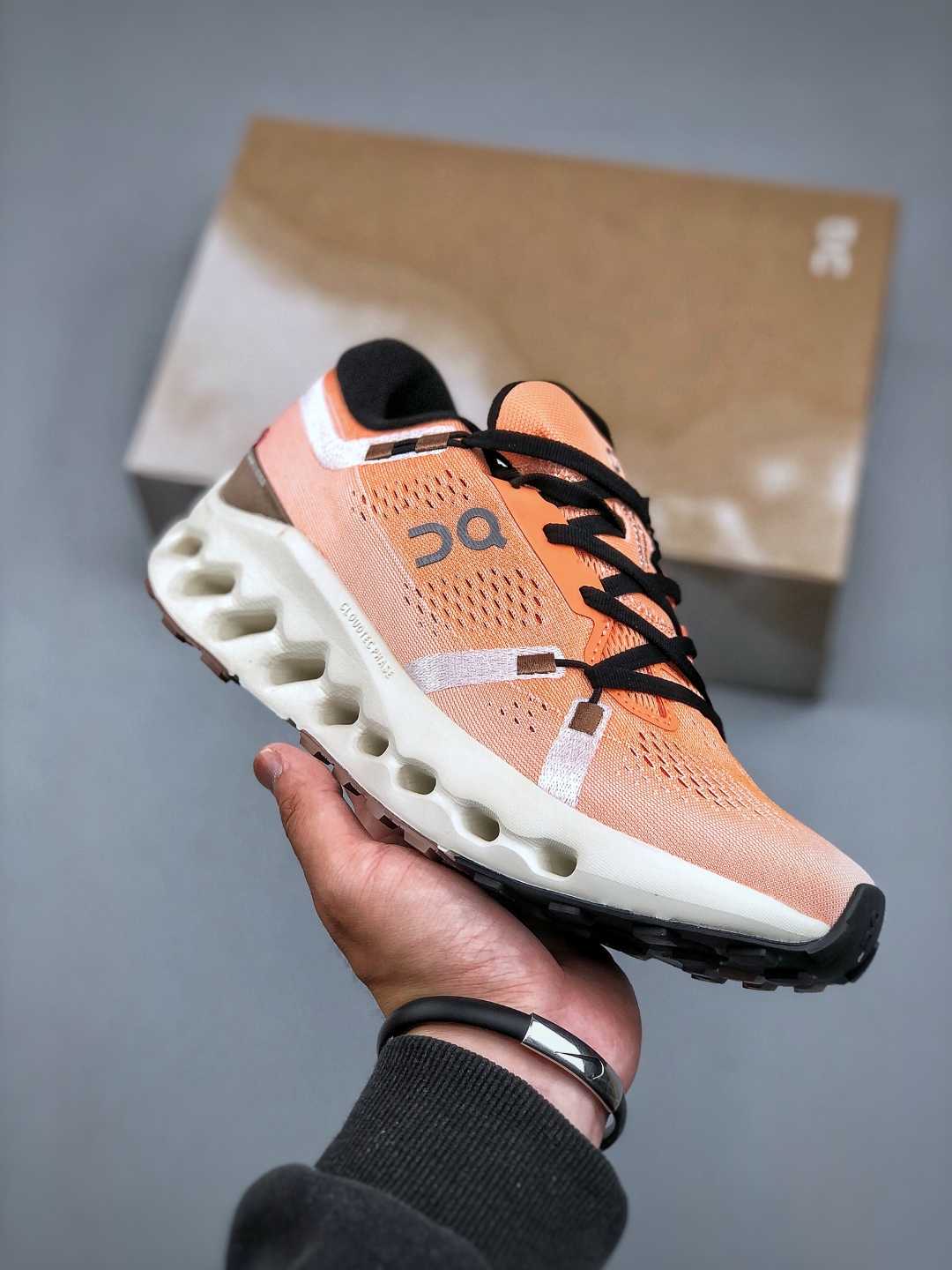On Running Cloudsurfer 2 Lightweight Cushioned Low Top Sneakers 2 cmp i1746157297786 7254 0 0