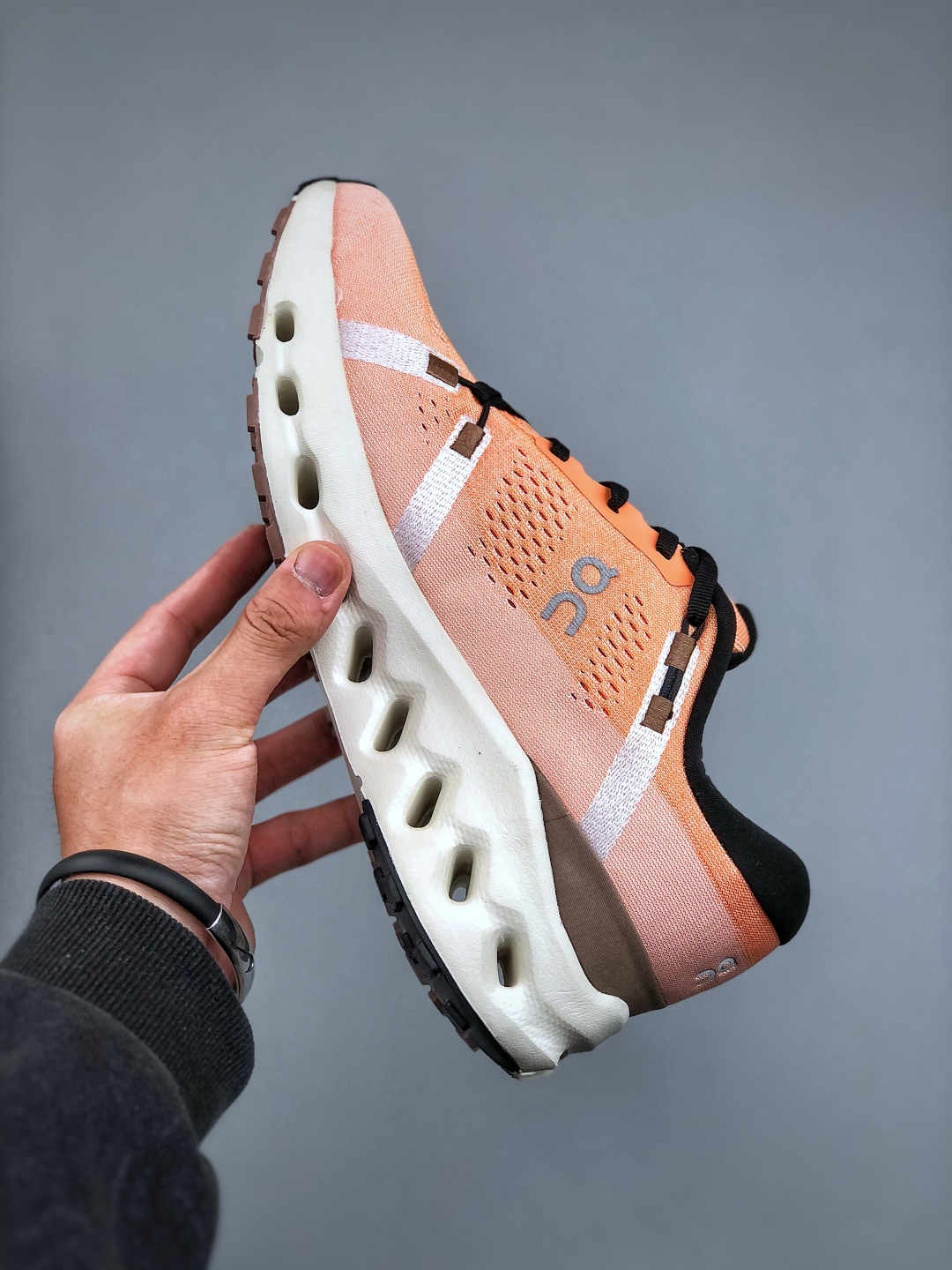 On Running Cloudsurfer 2 Lightweight Cushioned Low Top Sneakers 3 cmp i1746157324258 5616 0 1