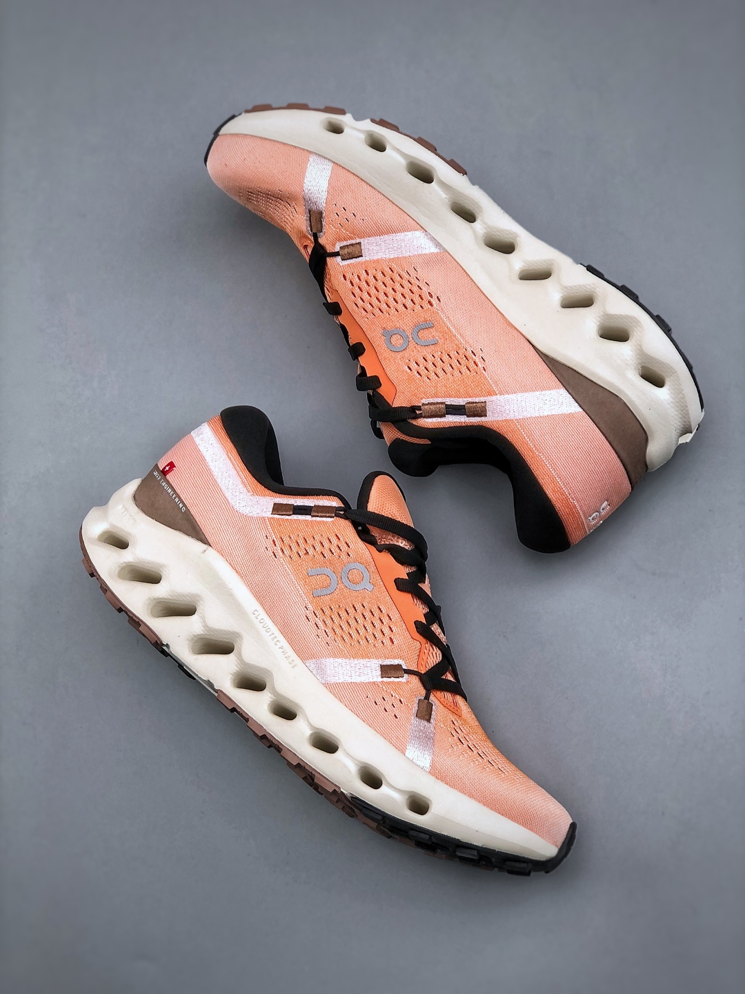 On Running Cloudsurfer 2 Lightweight Cushioned Low Top Sneakers 10 cmp i1746157324299 1766 0 8