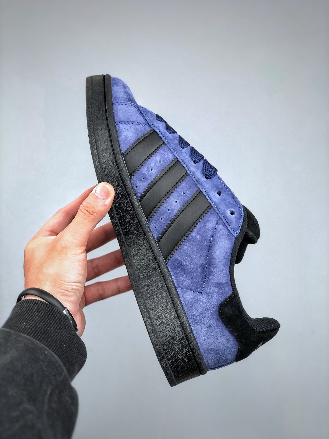 Adidas Originals Campus 00s: Retro-Cool Casual Bread Shoes in Deep Blue 3 cmp i1746157377336 1802 0 1