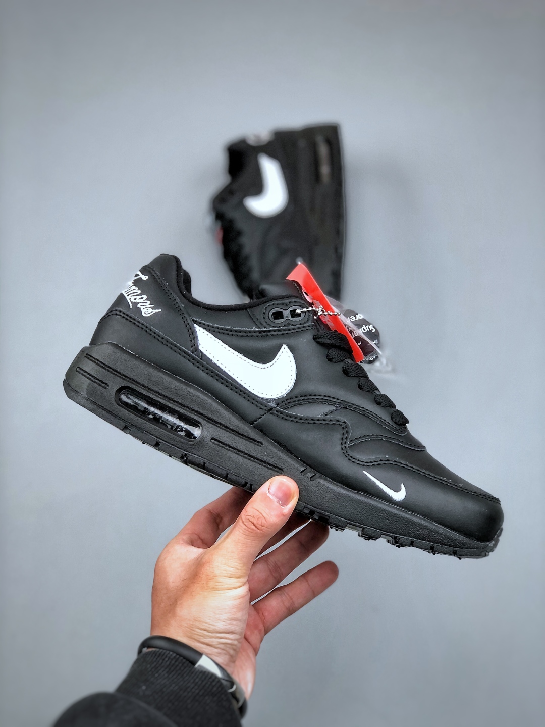 Nike Air Max 1 Black Casual Sneakers with Supreme Detailing - Size 36-47 5 cmp i1746158849543 4278 0 3