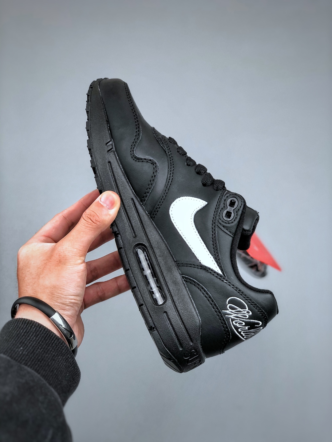 Nike Air Max 1 Black Casual Sneakers with Supreme Detailing - Size 36-47 3 cmp i1746158850937 6629 0 1