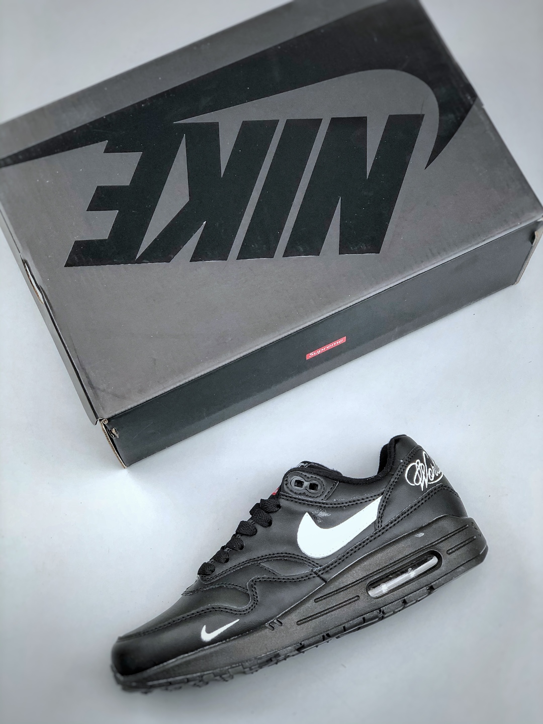 Nike Air Max 1 Black Casual Sneakers with Supreme Detailing - Size 36-47 4 cmp i1746158850951 3889 0 2