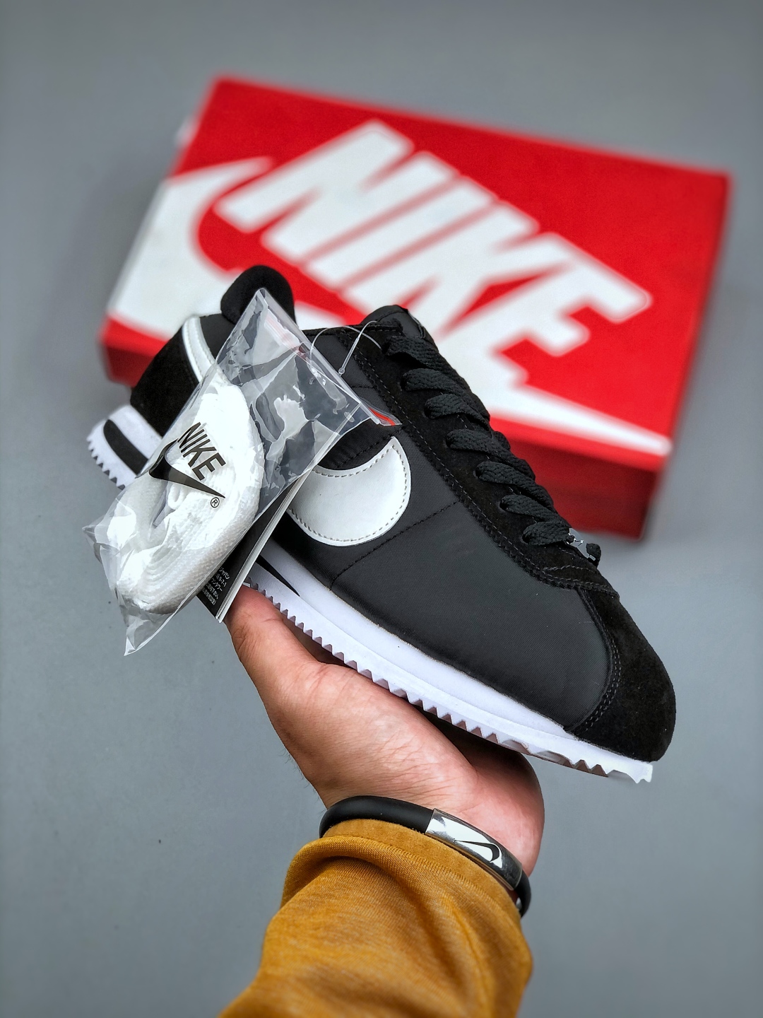 Nike Cortez Classic Leather Retro Running Shoes HF0263-001 2 cmp i1746220591404 7356 0 0
