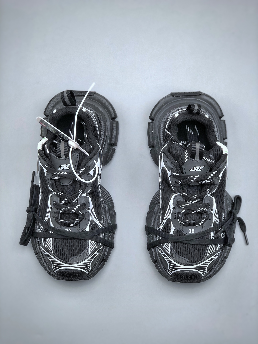 Balenciaga 3XL Sneakers - Low-Top Retro Style Chunky Sole Running Shoes 6 cmp i1746220825995 346 0 4