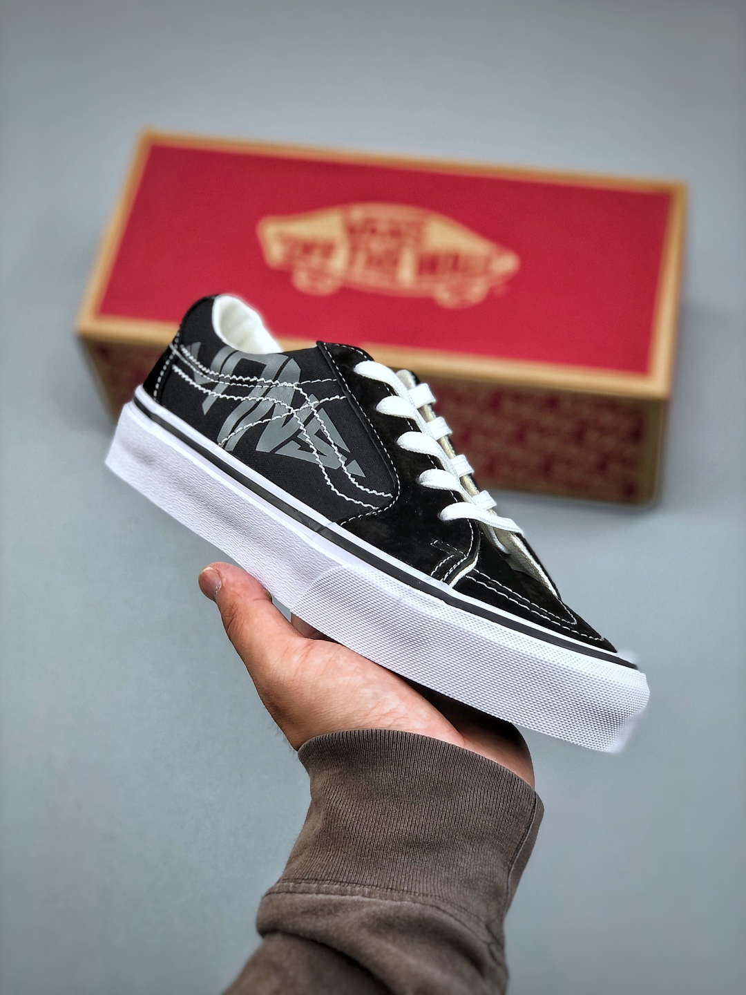 Vans SK8-Low Classic Low Top Black and White Casual Canvas Shoes VN0A4UUK6BT 2 cmp i1746304971707 3789 0 0