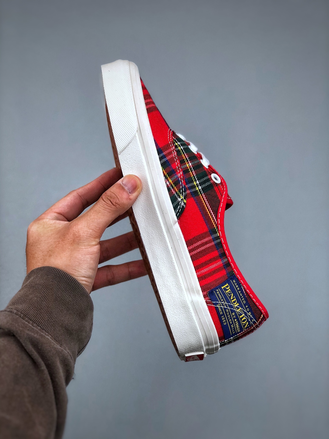 Vans Authentic x Pendleton Plaid Sneakers, Fashionable and Comfortable - Size 35-44 3 cmp i1746305005516 5457 0 1