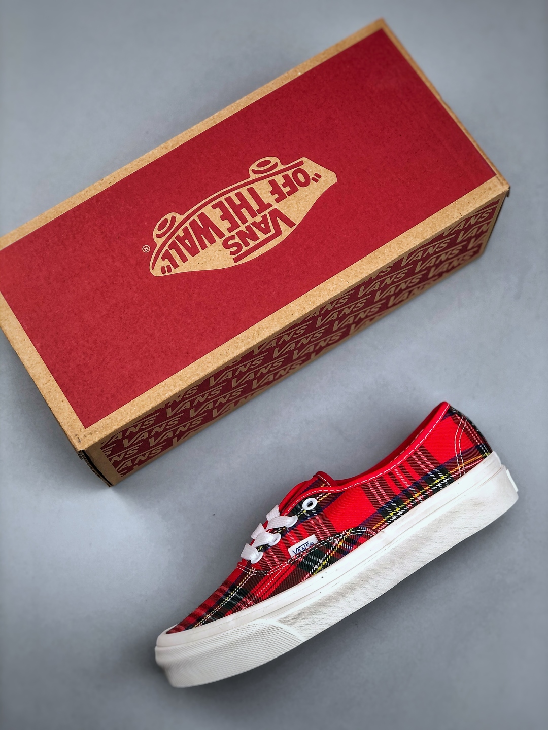 Vans Authentic x Pendleton Plaid Sneakers, Fashionable and Comfortable - Size 35-44 4 cmp i1746305009131 6914 0 2