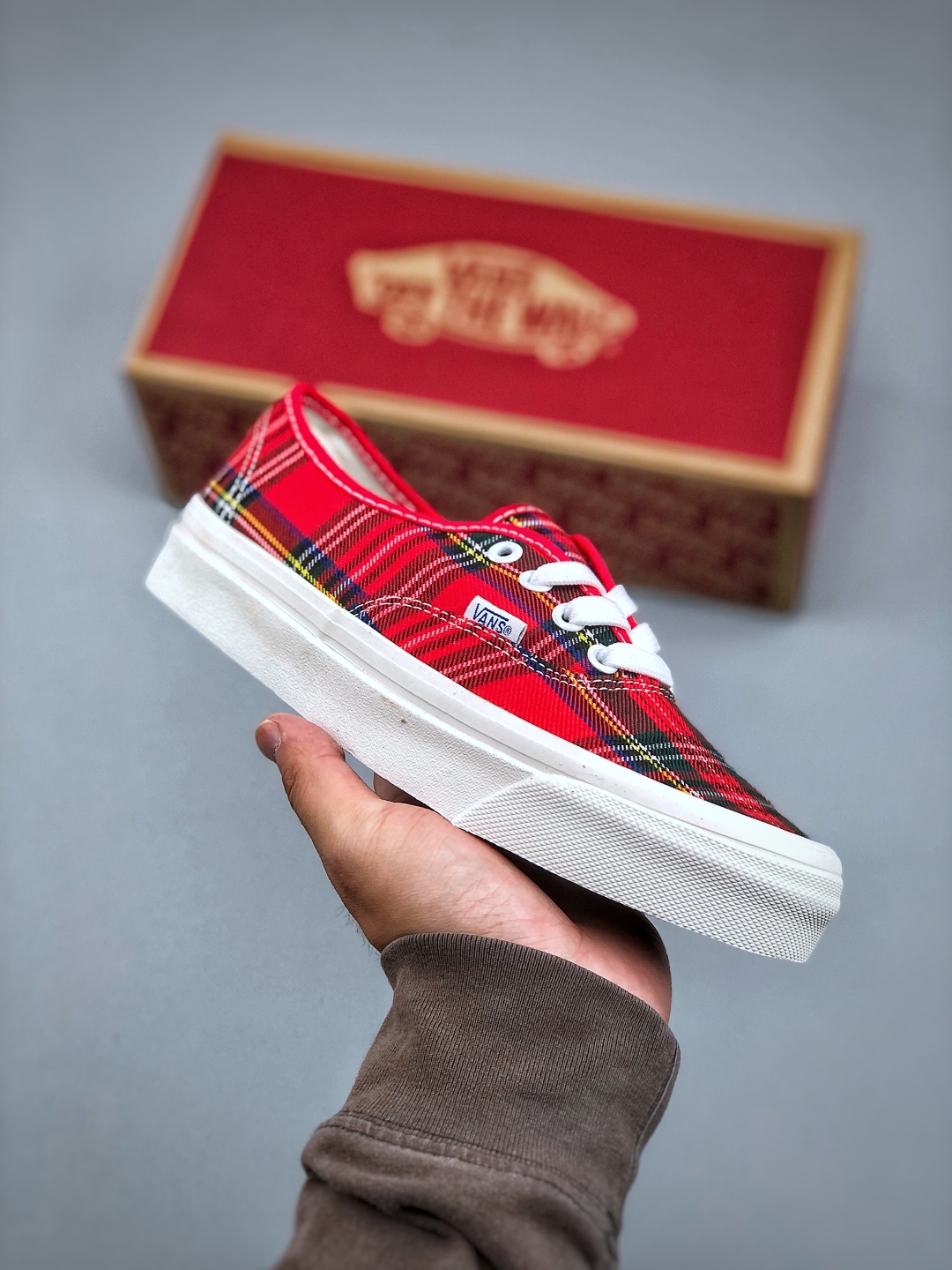 Vans Authentic x Pendleton Plaid Sneakers, Fashionable and Comfortable - Size 35-44 2 cmp i1746305009162 3297 0 0
