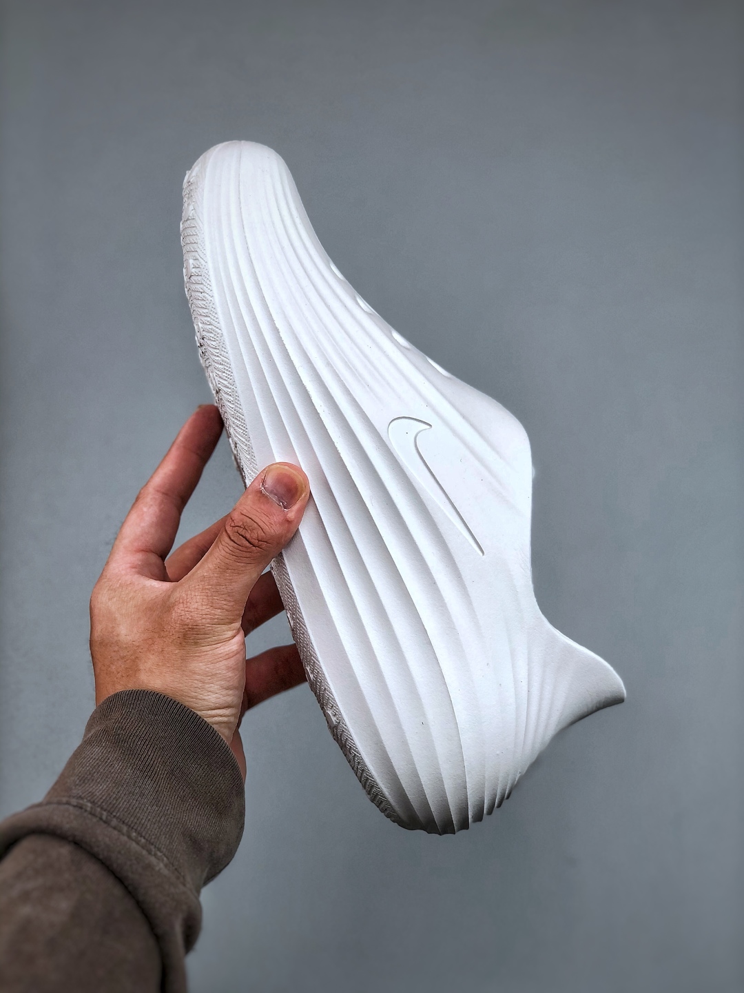 Nike ReactX Rejuven8 White Sandals, Summer Style, Comfortable and Lightweight 3 cmp i1746305140271 3142 0 1