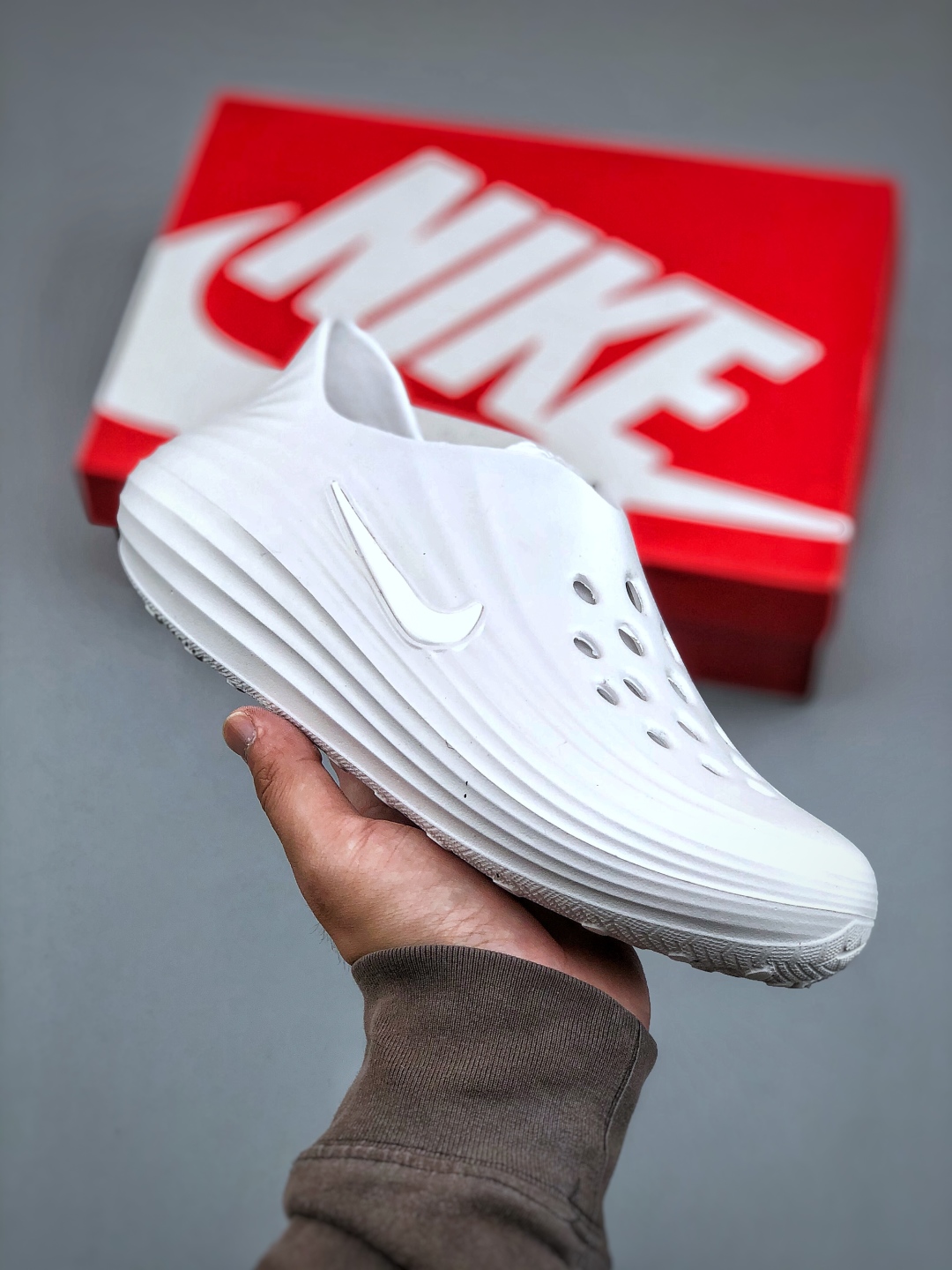 Nike ReactX Rejuven8 White Sandals, Summer Style, Comfortable and Lightweight 2 cmp i1746305140278 284 0 0