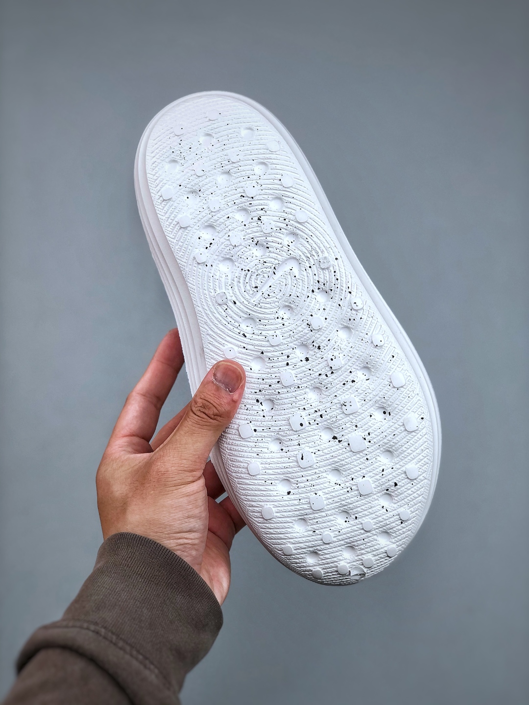 Nike ReactX Rejuven8 White Sandals, Summer Style, Comfortable and Lightweight 6 cmp i1746305142651 8606 0 4
