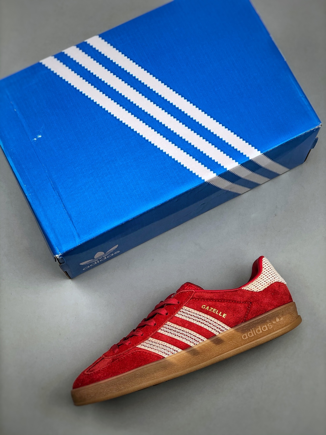 Adidas Original Gazelle Indoor Trainers - Low-Top Retro Casual Sneakers 4 cmp i1746305375639 913 0 2