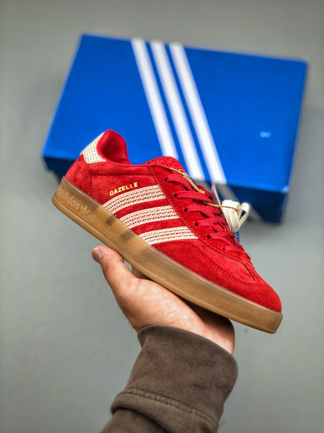 Adidas Original Gazelle Indoor Trainers - Low-Top Retro Casual Sneakers 2 cmp i1746305375687 578 0 0