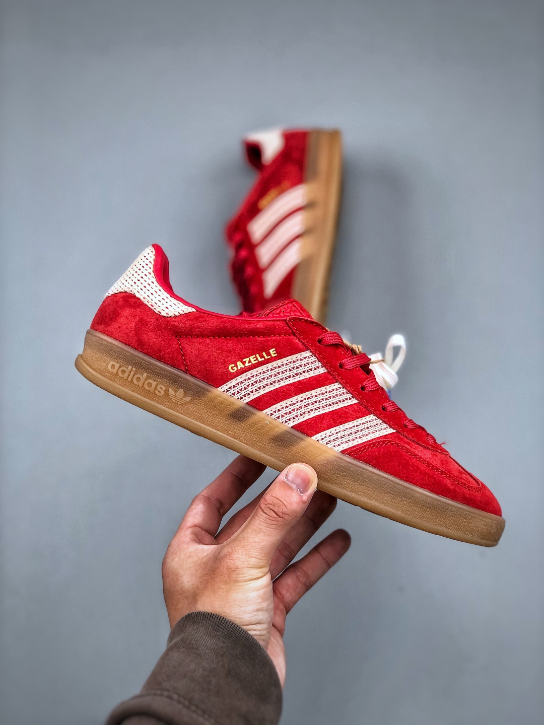 Adidas Original Gazelle Indoor Trainers - Low-Top Retro Casual Sneakers 5 cmp i1746305375766 1919 0 3