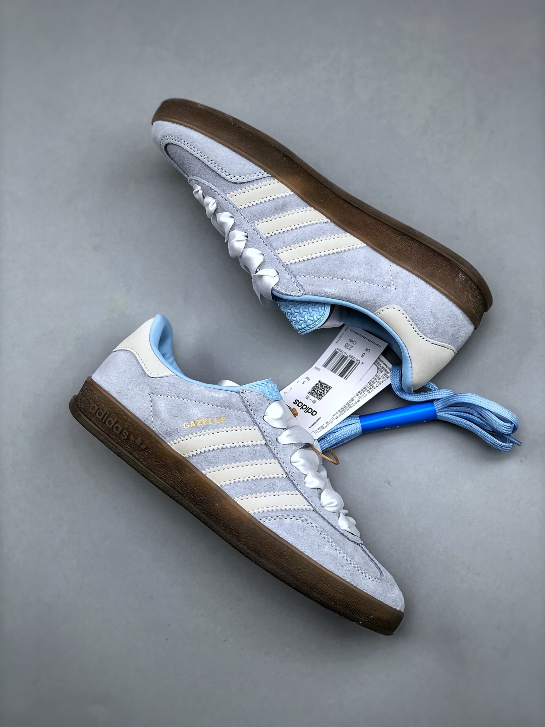 Adidas Original Gazelle Indoor Trainers - Retro Low-Top Sneakers 10 cmp i1746305388490 8594 0 8