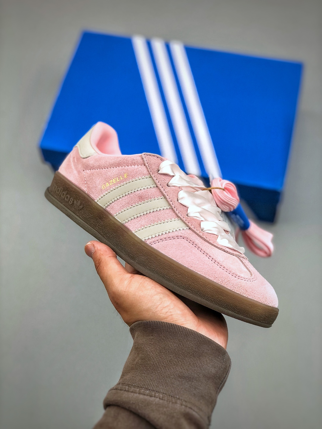 Adidas Gazelle Indoor Low-Top Sneakers - Retro Style, Versatile, Pink 2 cmp i1746305402684 720 0 0