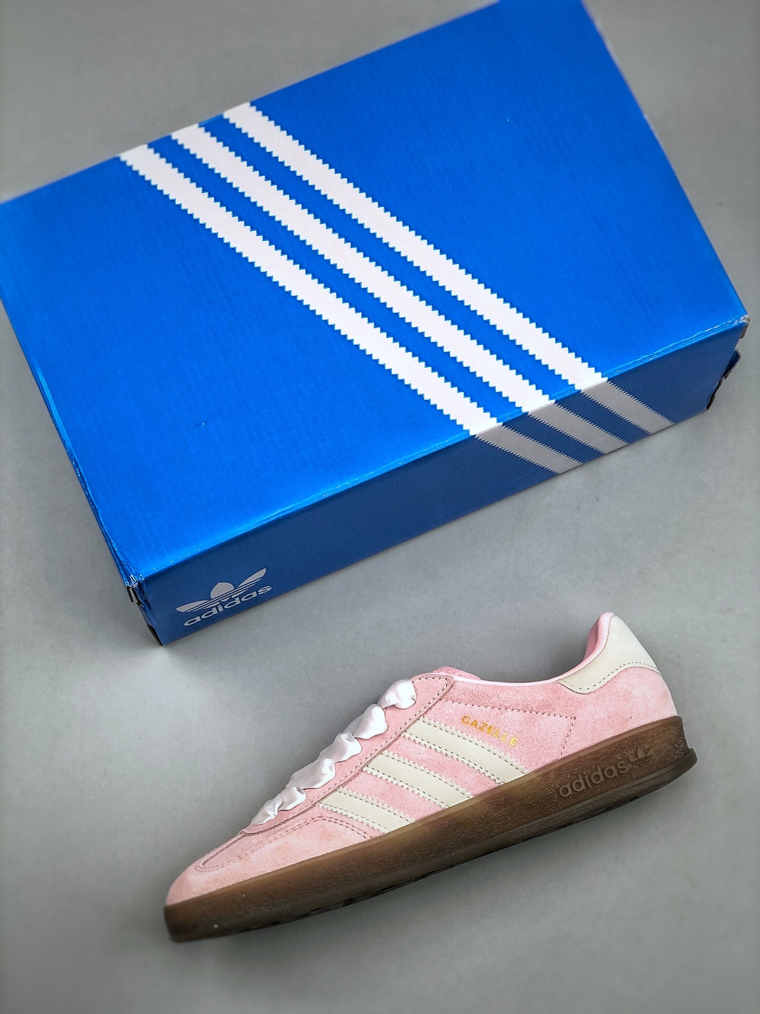 Adidas Gazelle Indoor Low-Top Sneakers - Retro Style, Versatile, Pink 4 cmp i1746305402702 6024 0 2