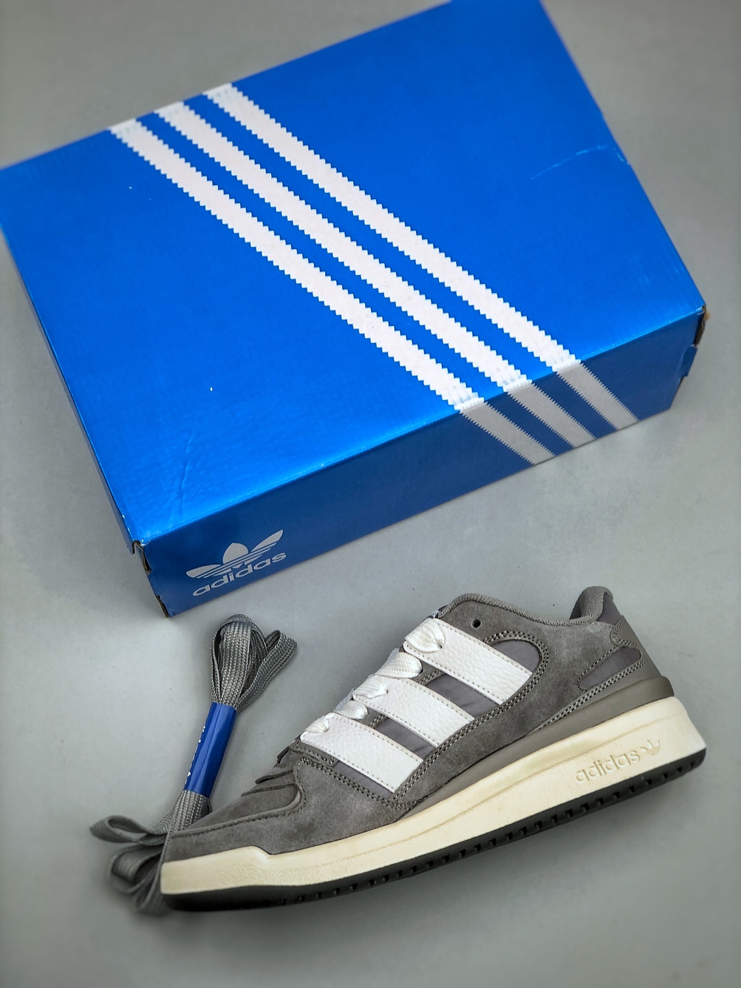 Adidas Originals Forum 2000 CL: Retro-Style Suede Sneakers for Ultimate Comfort 4 cmp i1746305644347 2205 0 2