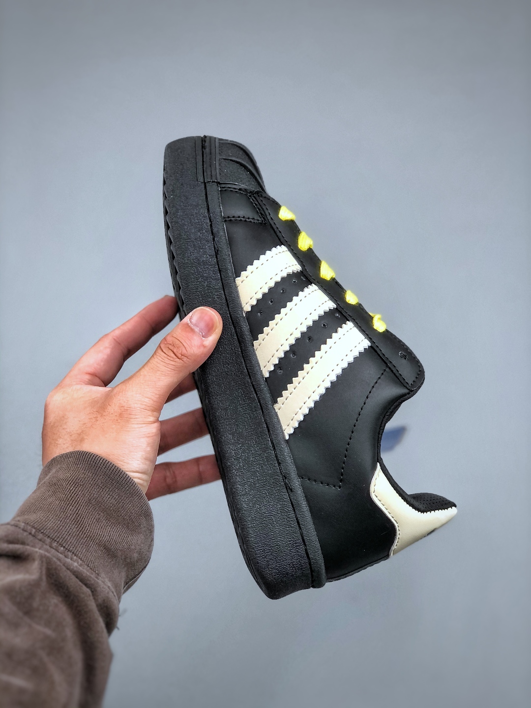Adidas Originals Superstar '92 Low-Top Casual Sneakers - Black/White/Yellow 3 cmp i1746305672865 6751 0 1